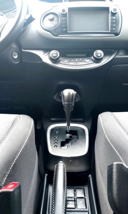 Toyota Yaris cena 47900 przebieg: 58000, rok produkcji 2015 z Tarnobrzeg małe 56